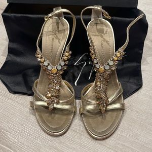 Giuseppe Zanotti size 37, Champaign gold with crystals